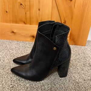 Elegant Black Heeled Boots